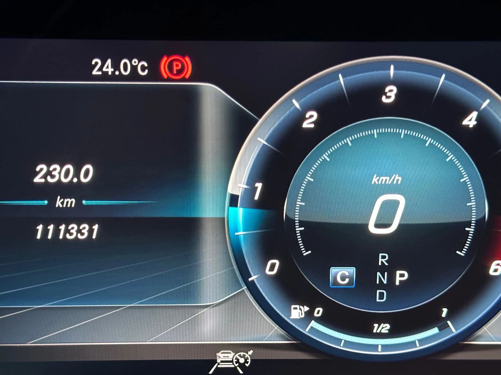 Mercedes-Benz E 220 ДИГИТАЛ, снимка 13 - Автомобили и джипове - 55737265
