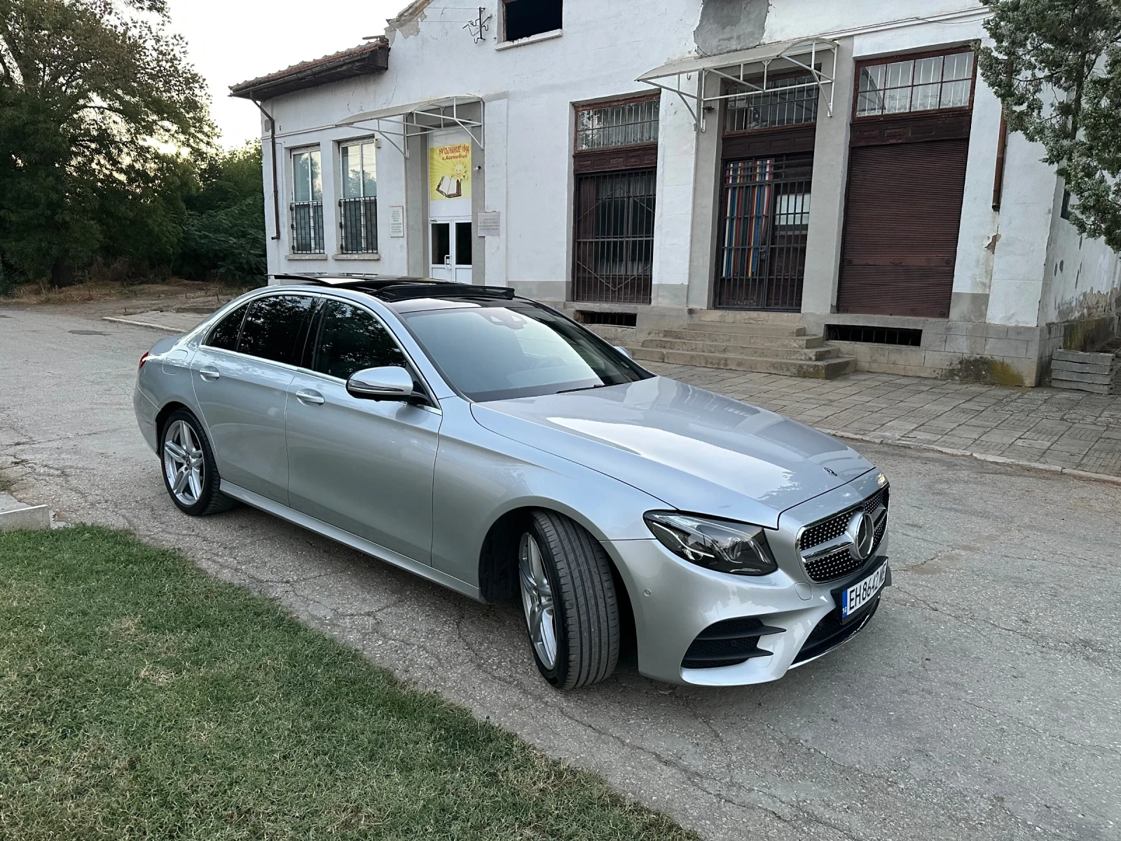 Mercedes-Benz E 220 ДИГИТАЛ, снимка 3 - Автомобили и джипове - 55737265
