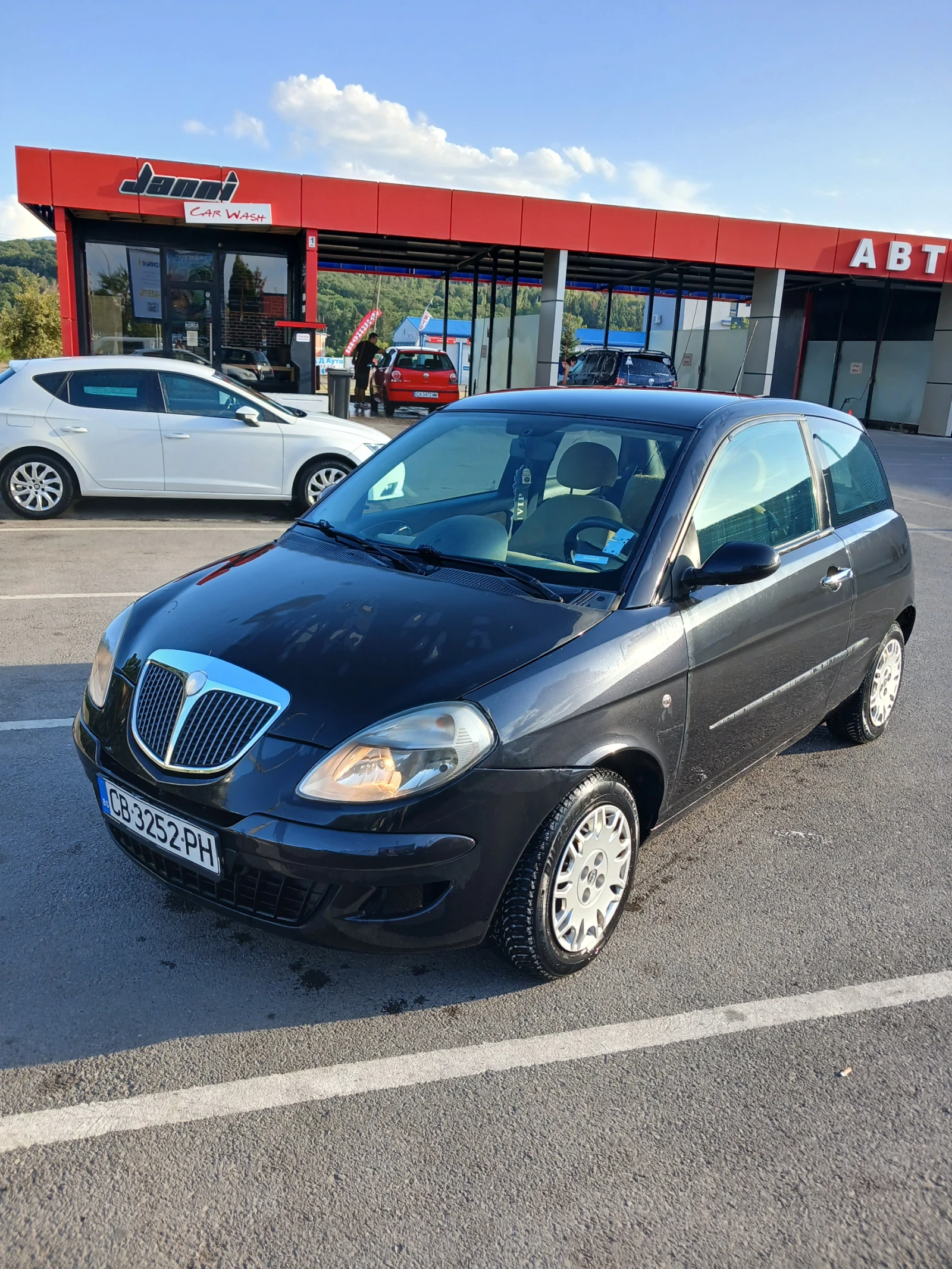 Lancia Ypsilon, снимка 12 - Автомобили и джипове - 55879413