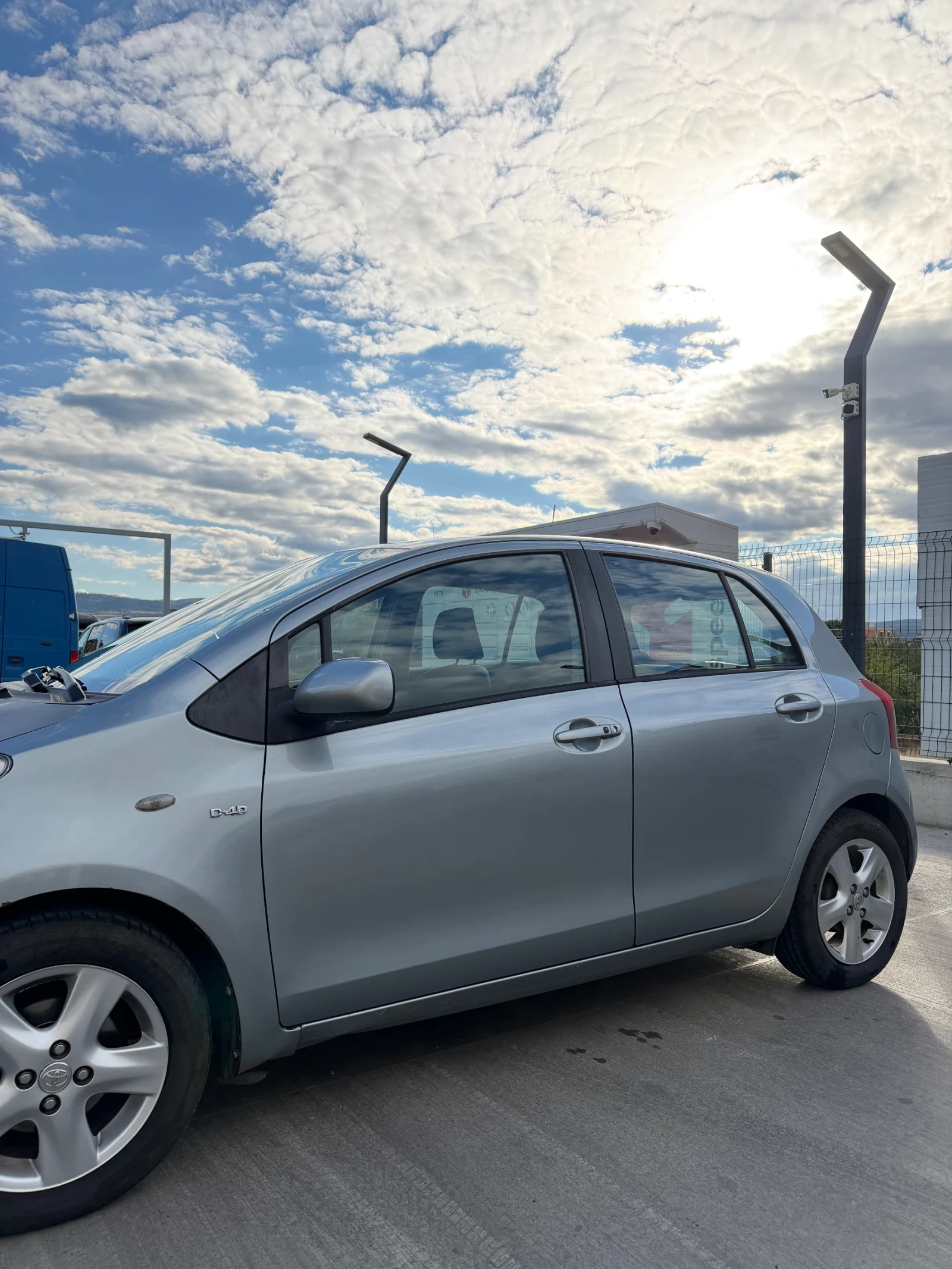 Toyota Yaris 1.4 D4D, снимка 7 - Автомобили и джипове - 56330818