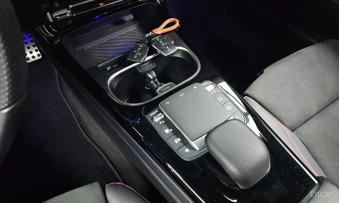 Mercedes-Benz CLA, снимка 9 - Автомобили и джипове - 56738102