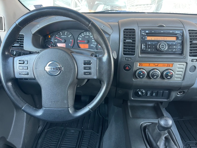 Nissan Navara 2.5DCI, снимка 9 - Автомобили и джипове - 47775917