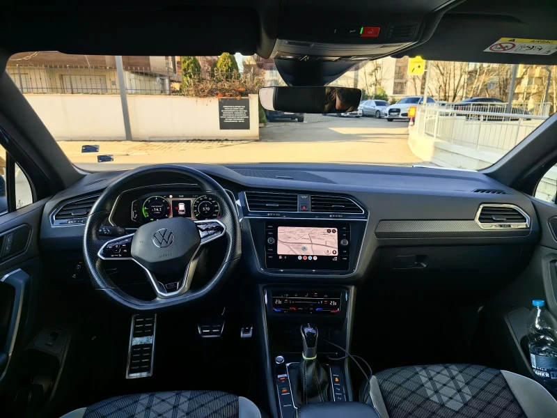 VW Tiguan 2.0TDI R-LINE, снимка 11 - Автомобили и джипове - 48423156