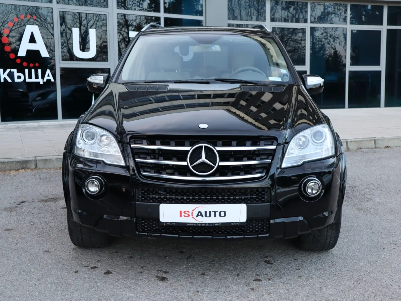 Mercedes-Benz ML 63 AMG AirMatic/Designo/Обдувхане/4ХПодгрев/RSE/Harman Ka, снимка 2 - Автомобили и джипове - 49263891