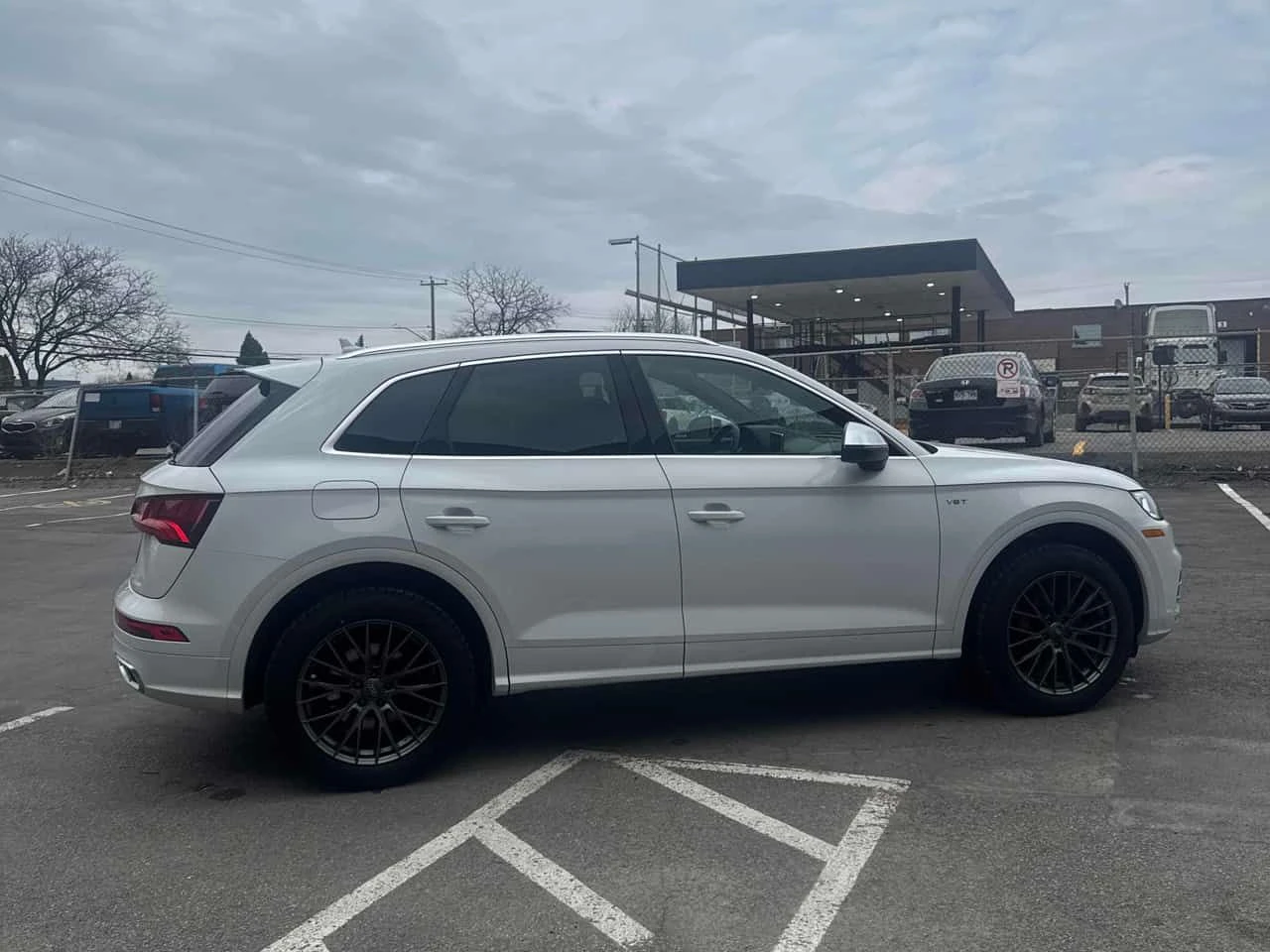 Audi SQ5 Technik/360/ОБДУХВАНЕ/ПАНОРАМА, снимка 3 - Автомобили и джипове - 54360431