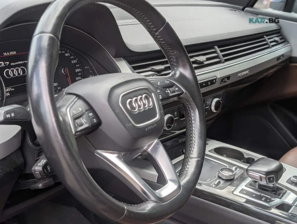 Audi Q7 QUATTRO* DISTRONIC* М.ТОЧКА* ПАНОРАМА* ПОДГРЕВ* , снимка 5 - Автомобили и джипове - 55377170