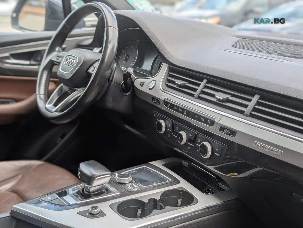 Audi Q7 QUATTRO* DISTRONIC* М.ТОЧКА* ПАНОРАМА* ПОДГРЕВ* , снимка 4 - Автомобили и джипове - 55377170