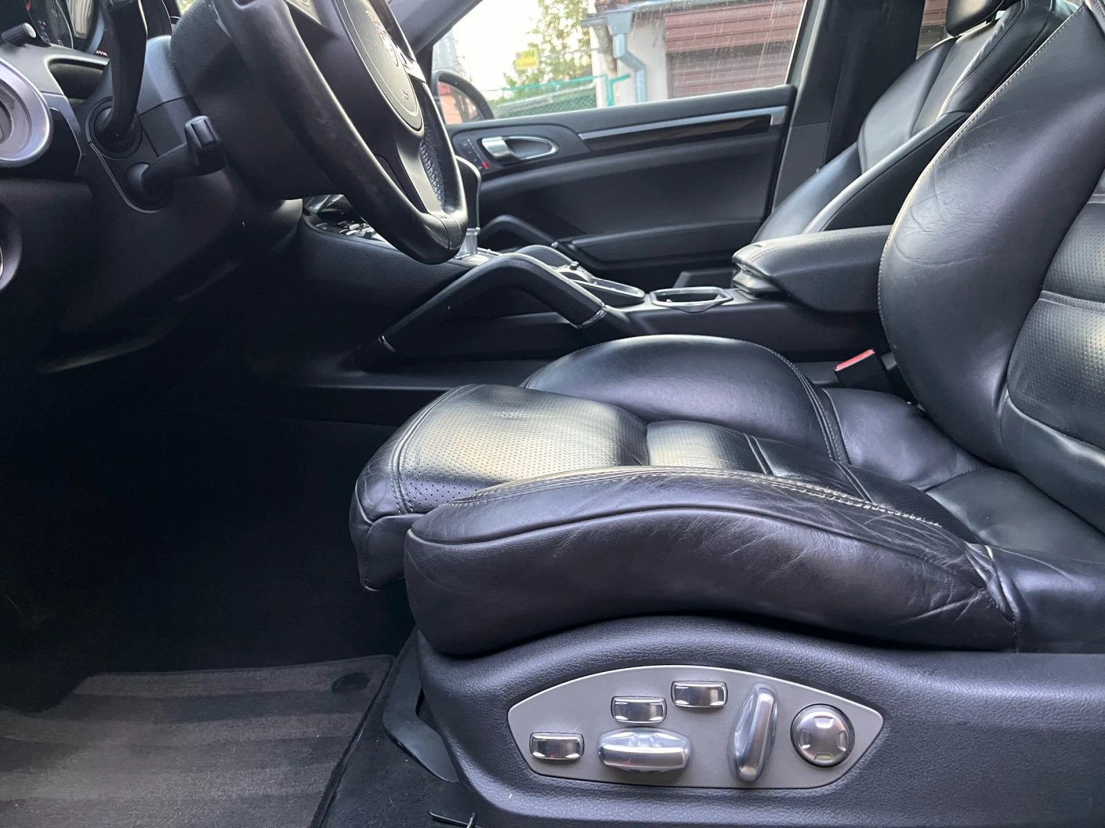 Porsche Cayenne 3.0TDI* ПАНО* ПОДГРЕВ* ЩОРИ* , снимка 12 - Автомобили и джипове - 56124891