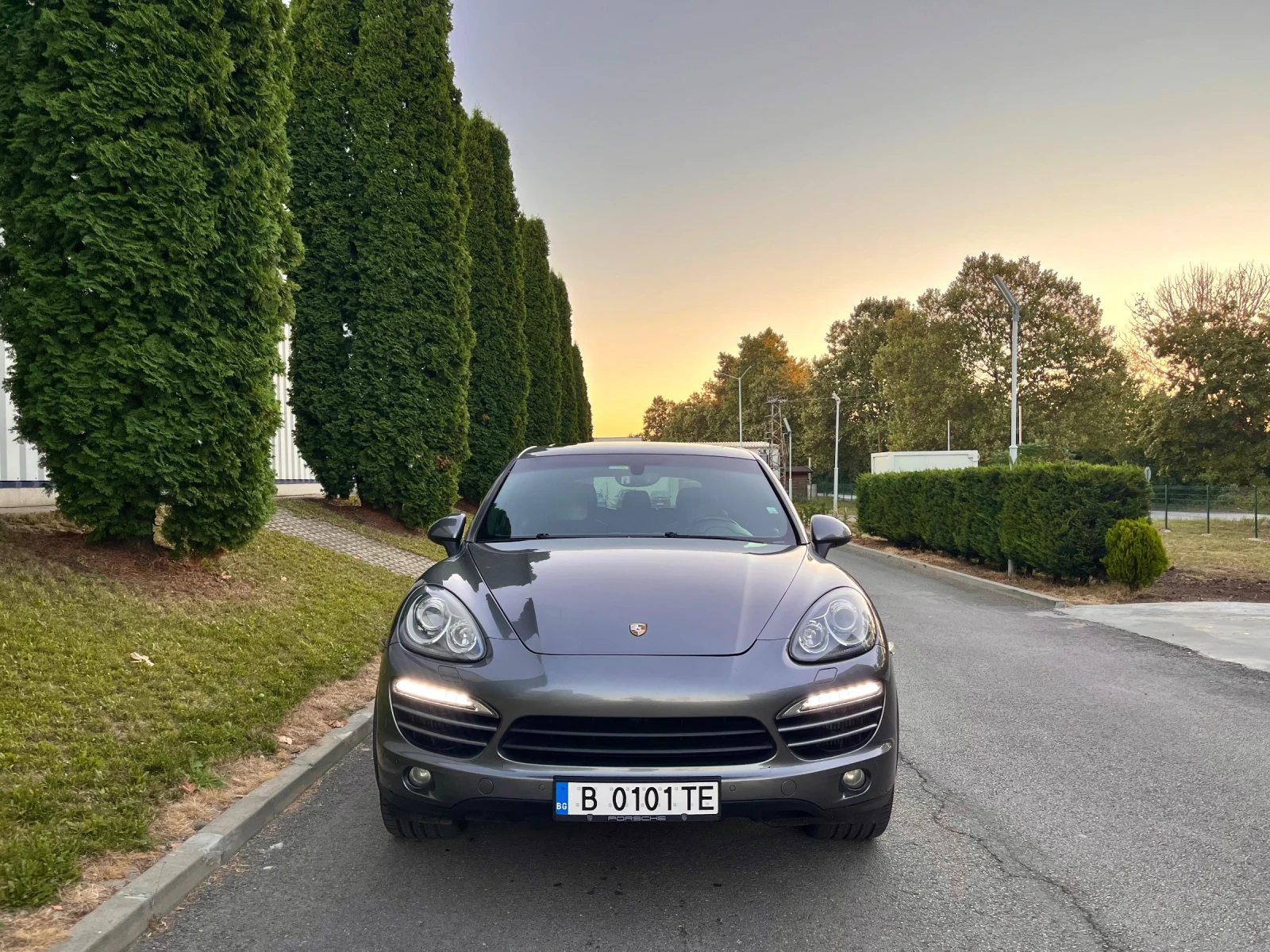 Porsche Cayenne 3.0TDI* ПАНО* ПОДГРЕВ* ЩОРИ* , снимка 2 - Автомобили и джипове - 56124891