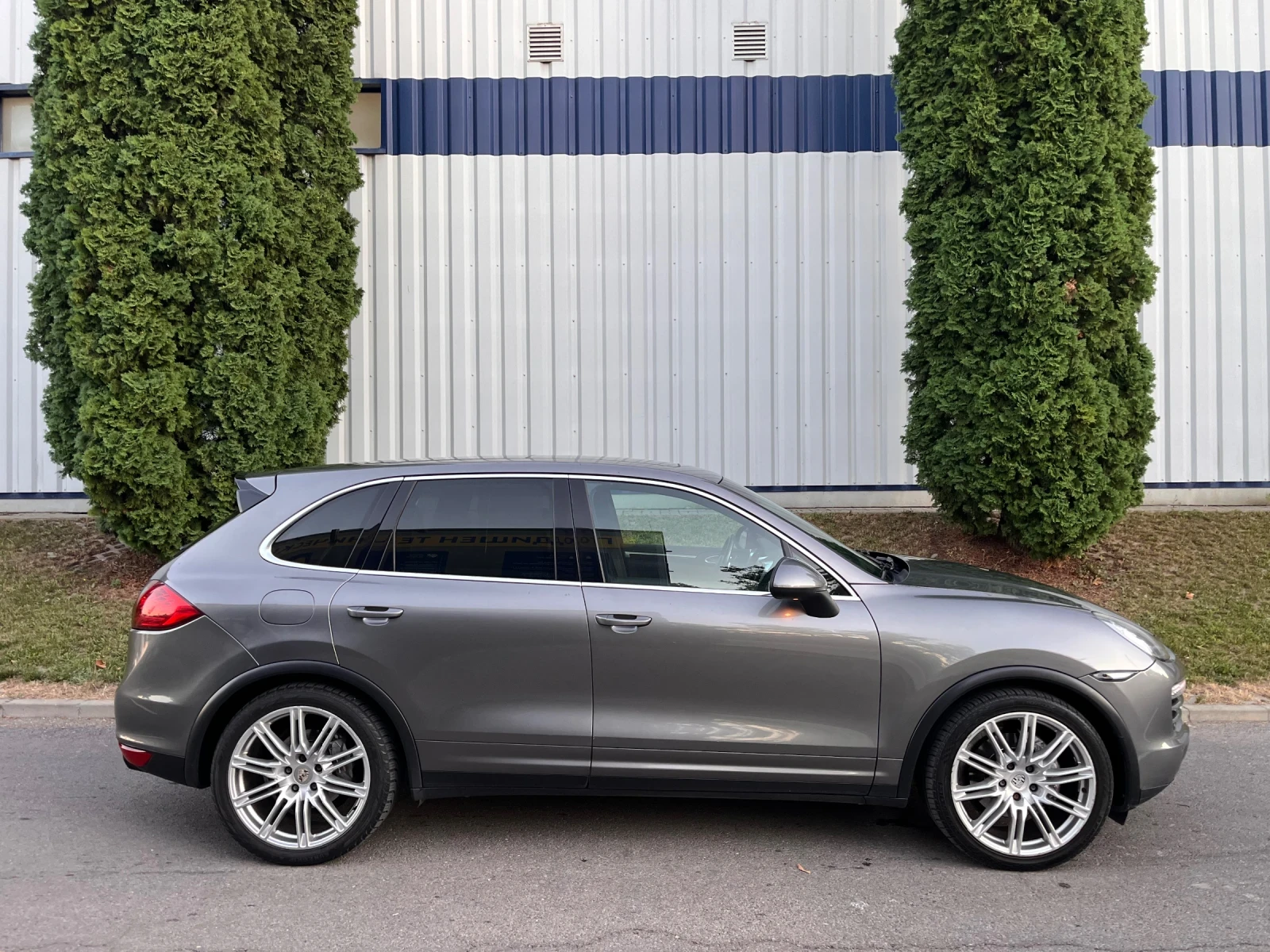 Porsche Cayenne 3.0TDI* ПАНО* ПОДГРЕВ* ЩОРИ* , снимка 3 - Автомобили и джипове - 56124891