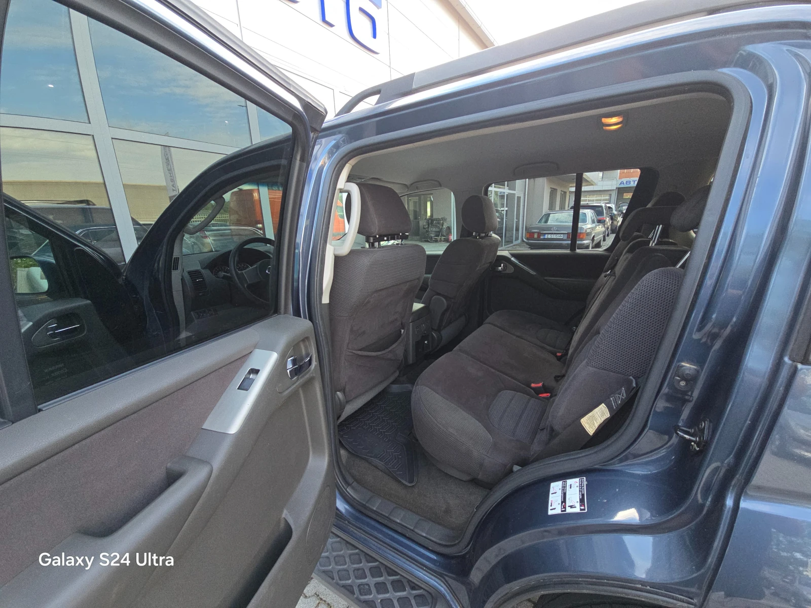 Nissan Pathfinder Автоматик !! 7-Места !!, снимка 11 - Автомобили и джипове - 56365271