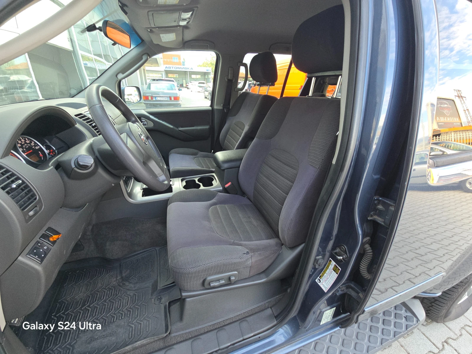 Nissan Pathfinder Автоматик !! 7-Места !!, снимка 9 - Автомобили и джипове - 56365271