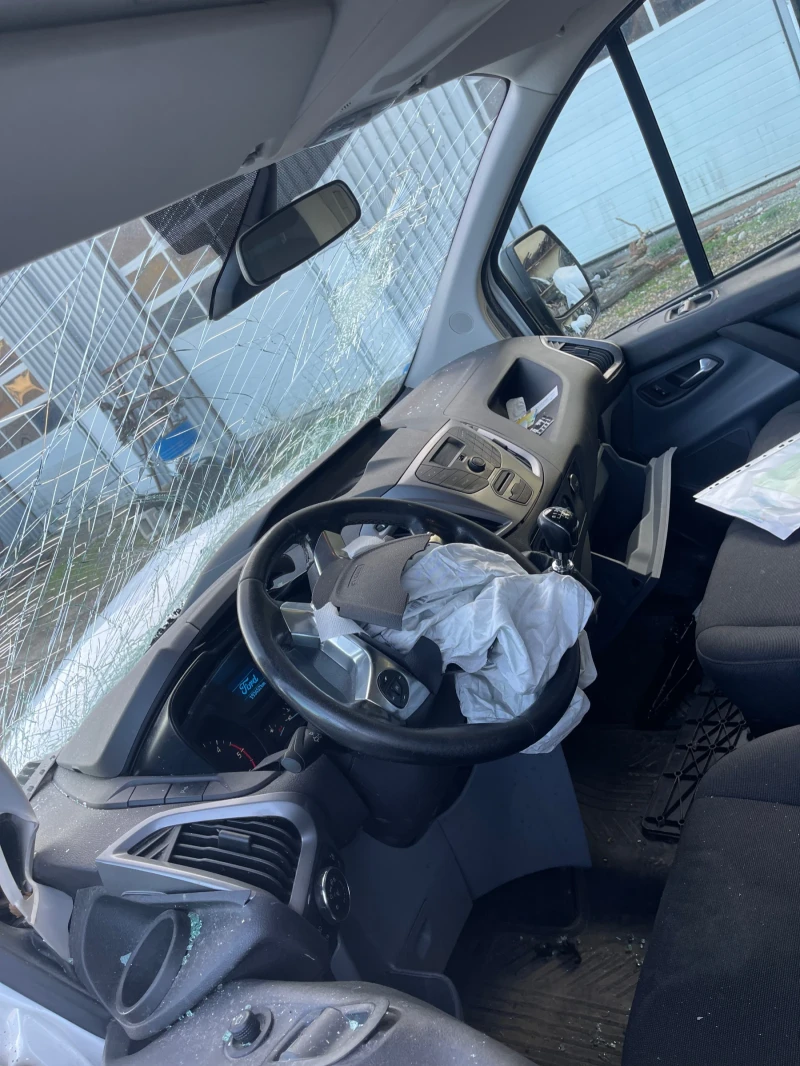 Ford Transit Custom, снимка 4 - Бусове и автобуси - 52247952