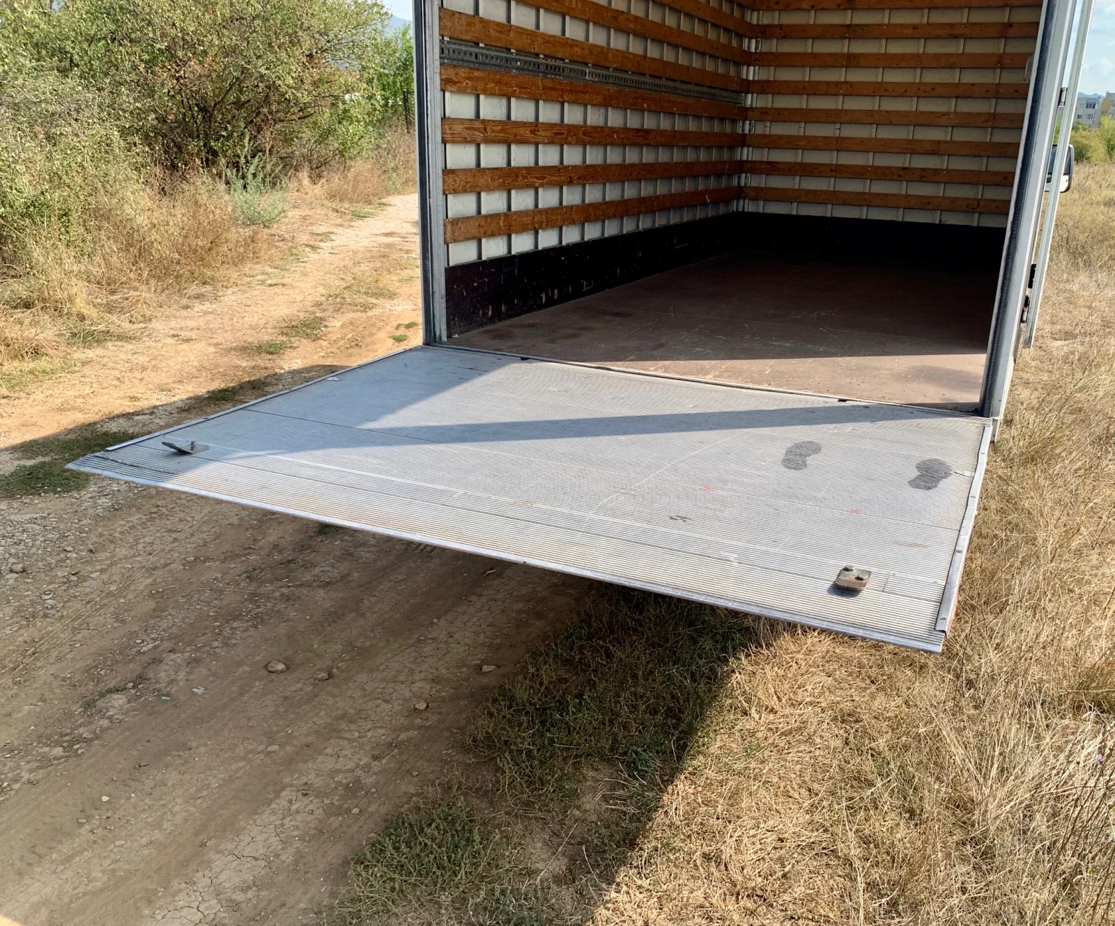 Iveco Daily Падащ борд-Странична врата-до 3.5тона, снимка 14 - Бусове и автобуси - 53746939