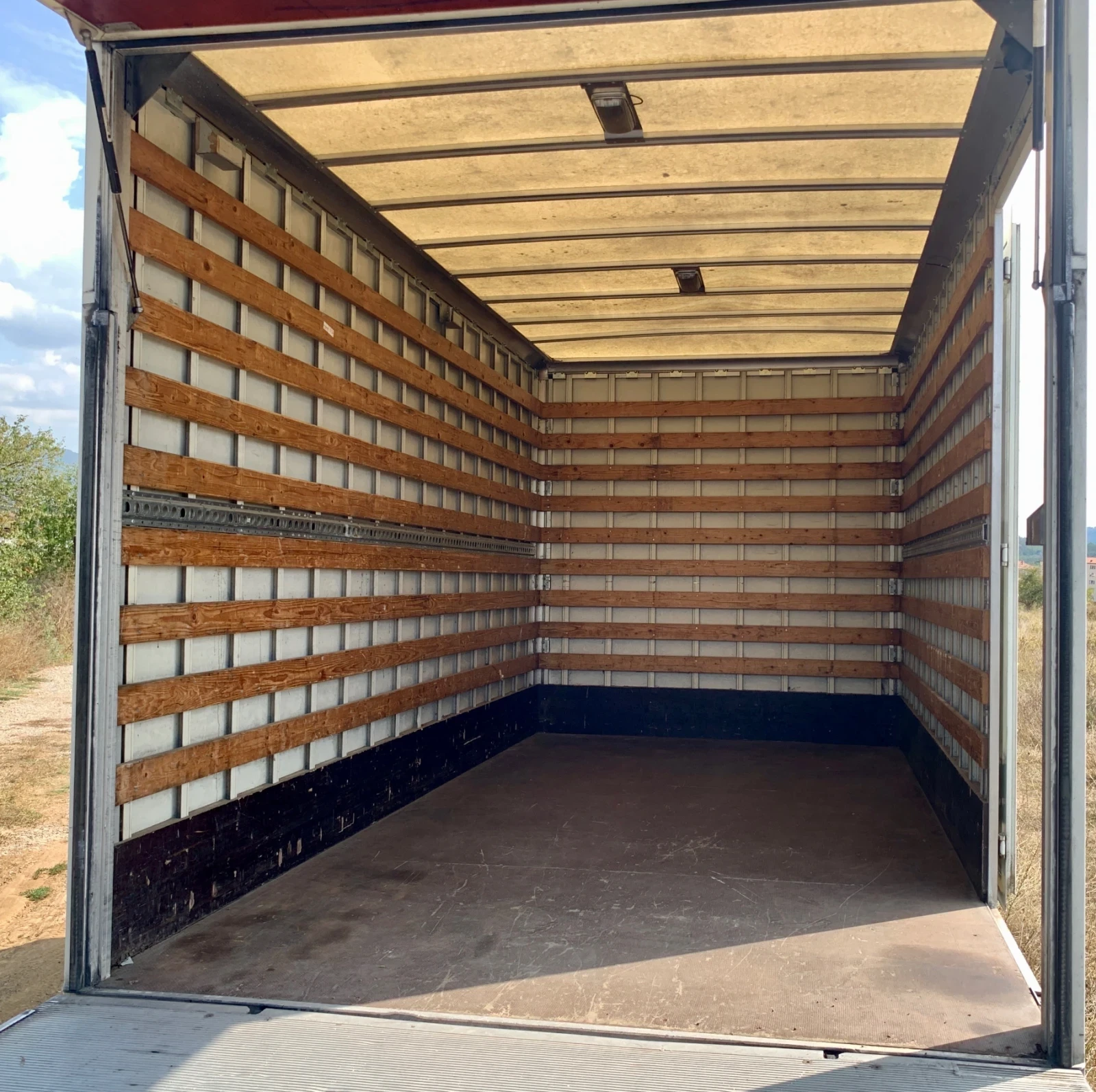 Iveco Daily Падащ борд-Странична врата-до 3.5тона, снимка 13 - Бусове и автобуси - 53746939