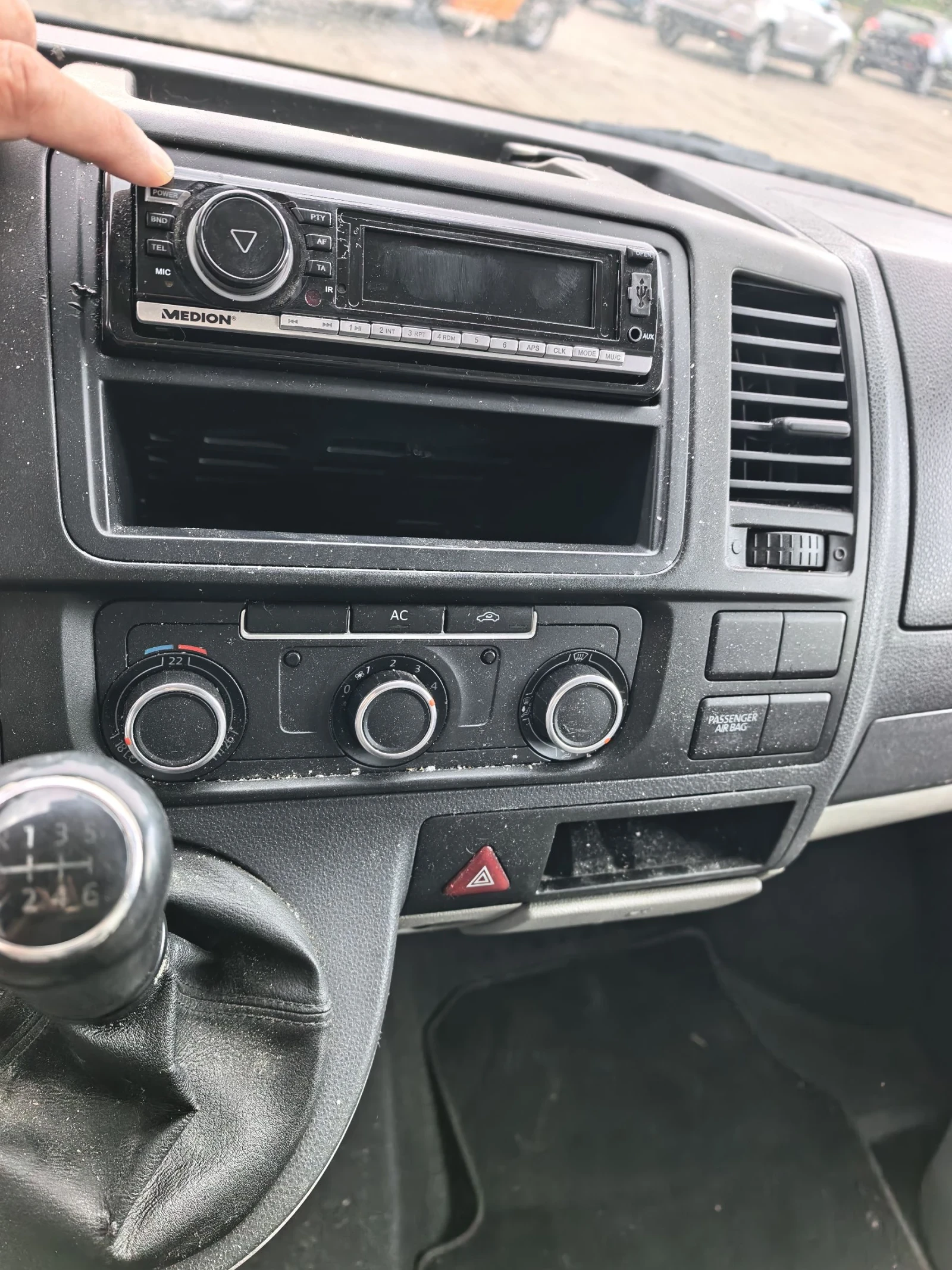VW T6 2010г 2.0тди 140кс 4х4 Климатик, снимка 10 - Бусове и автобуси - 55225404
