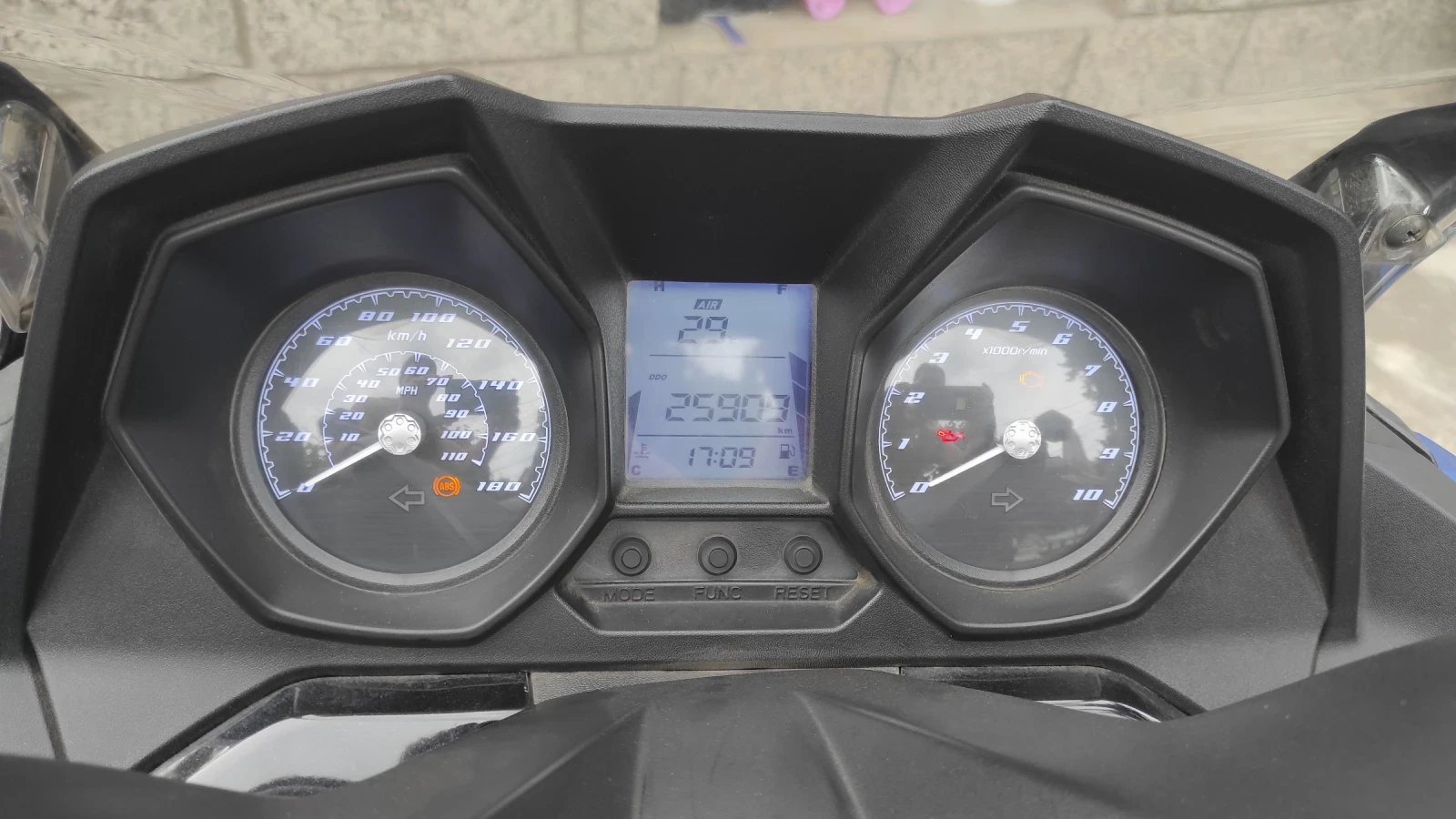 Kymco Downtown 350i ABS - изображение 6