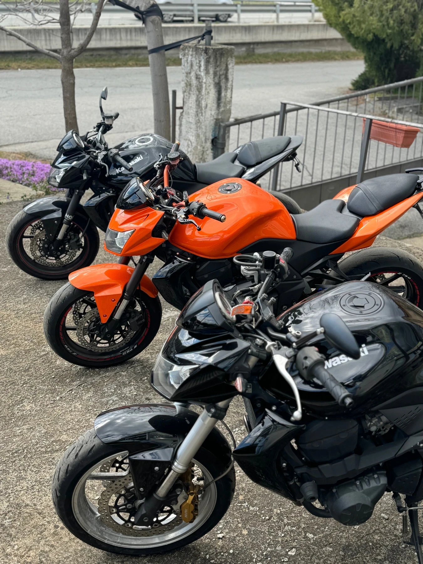 Kawasaki Z 750i 3 БРОЯ, снимка 2 - Мотоциклети и мототехника - 54167243