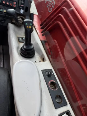 Телескопичен товарач Manitou MLT 633 LS, снимка 8