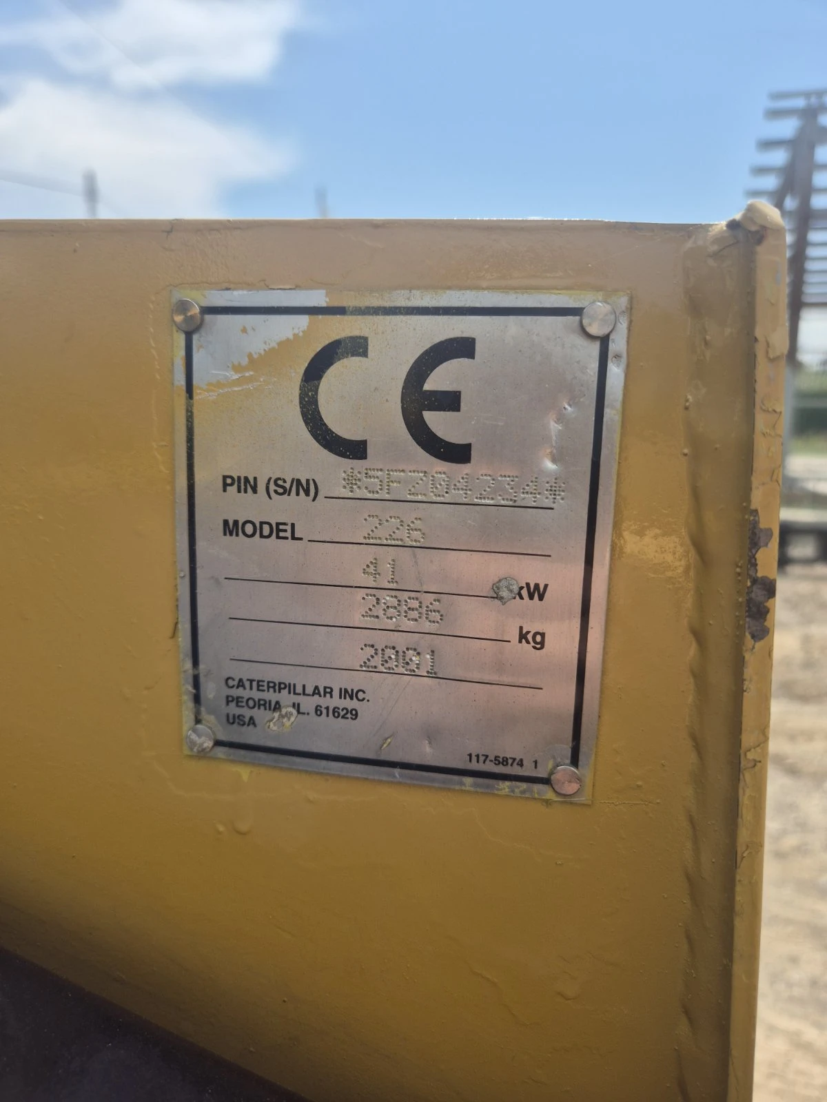 Мини челни товарачи Cat 226B - изображение 7