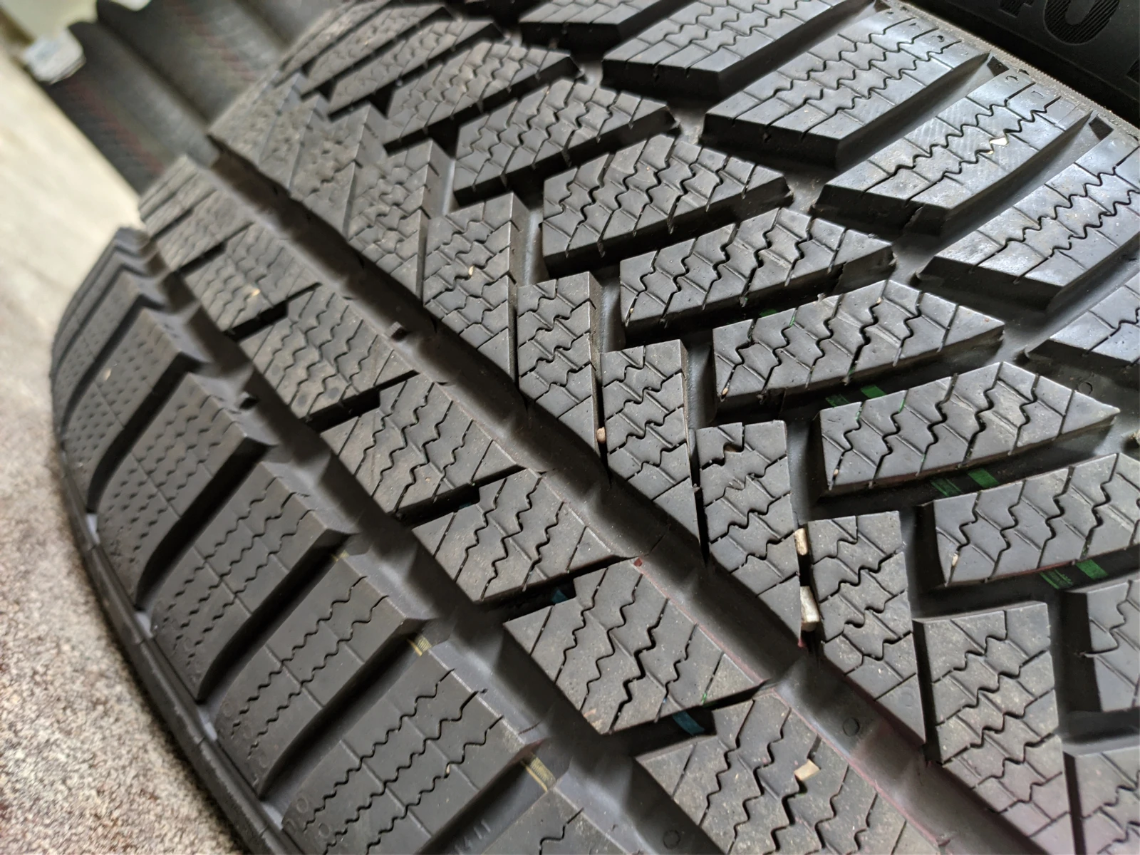  215/40R18 | Mobile.bg   5