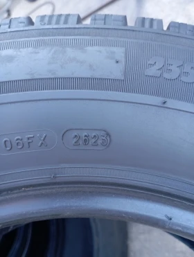 Гуми Зимни 235/65R16, снимка 5 - Гуми и джанти - 47493041