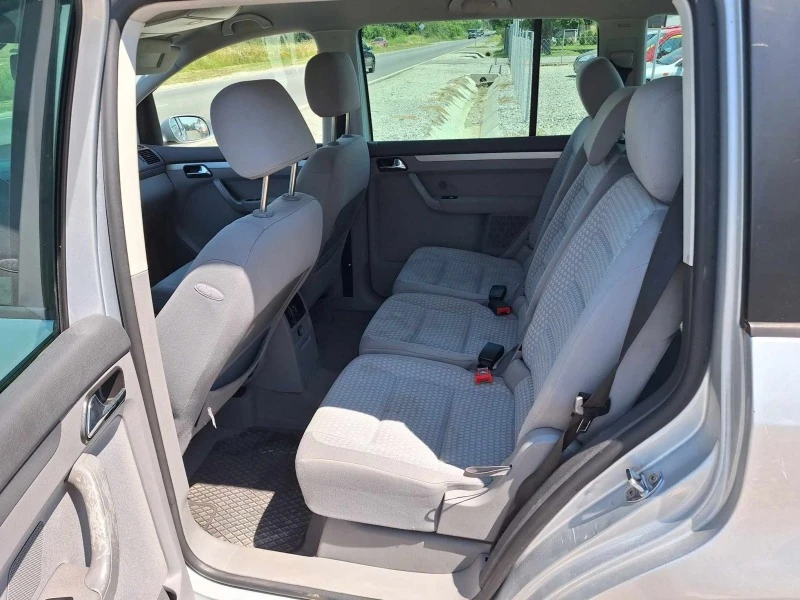 VW Touran 2.0i 150ks. , снимка 14 - Автомобили и джипове - 47539870