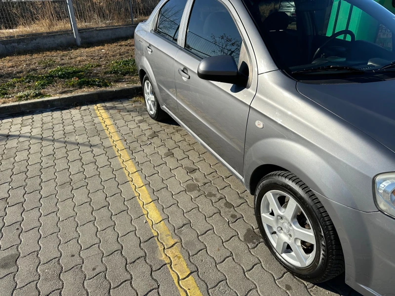 Chevrolet Aveo Седан, снимка 4 - Автомобили и джипове - 48011141