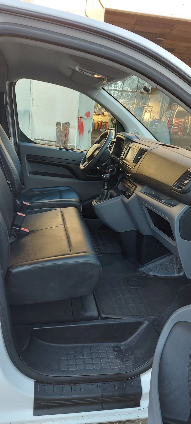 Peugeot Expert, снимка 8 - Автомобили и джипове - 53181360