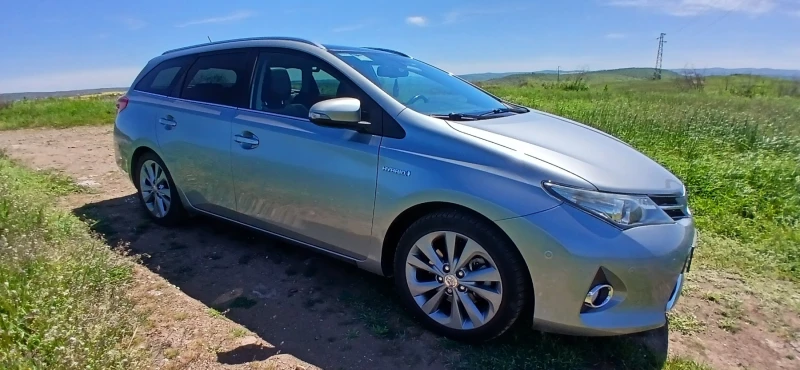 Toyota Auris, снимка 2 - Автомобили и джипове - 52523325