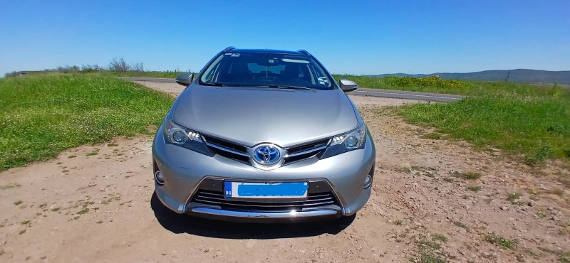 Toyota Auris, снимка 3 - Автомобили и джипове - 52523325