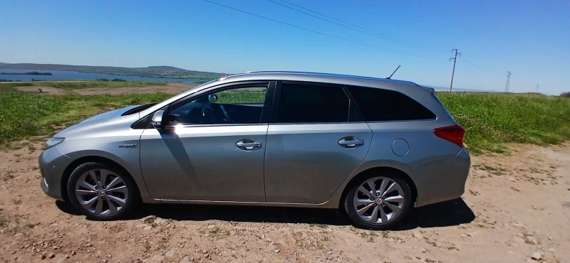Toyota Auris, снимка 5 - Автомобили и джипове - 52523325