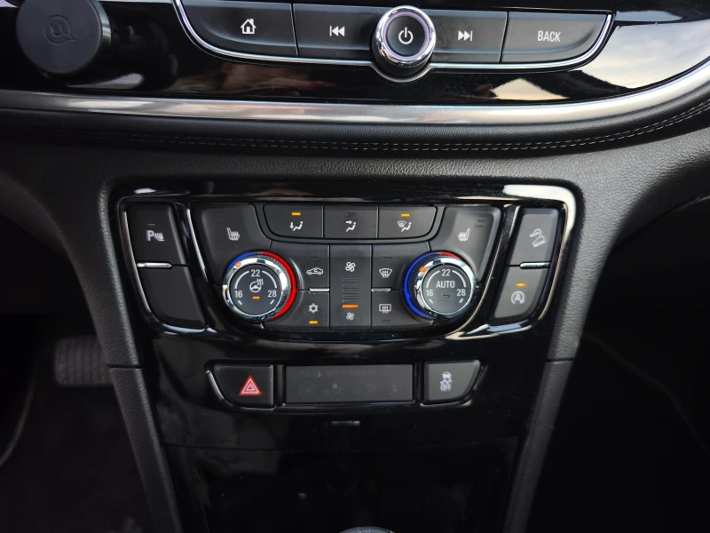 Opel Mokka X, снимка 16 - Автомобили и джипове - 52657293