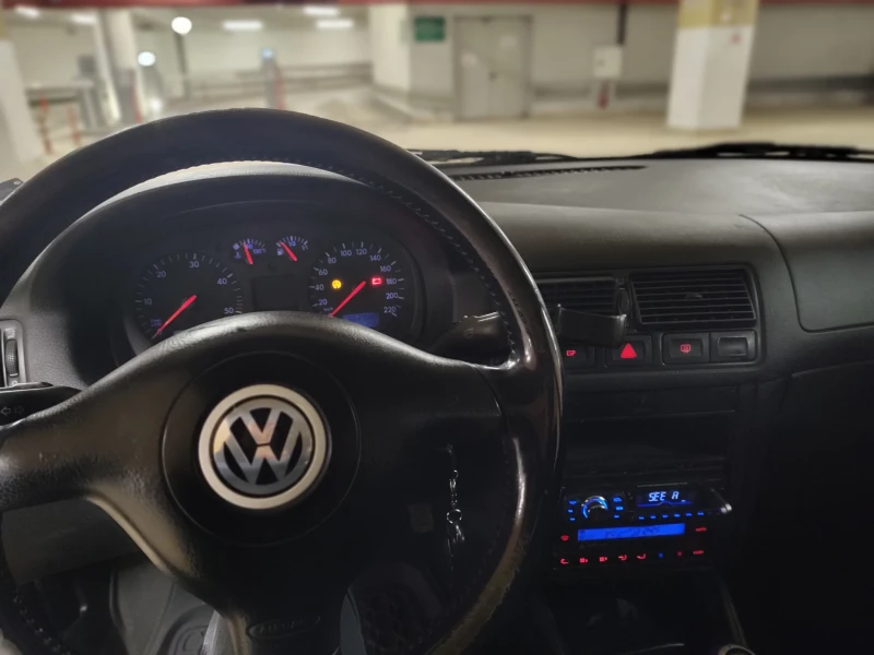 VW Golf 1.9 TDI, снимка 11 - Автомобили и джипове - 52700250