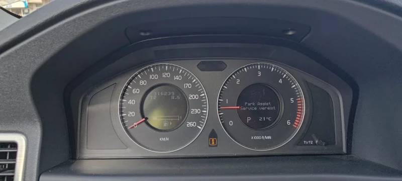 Volvo V70, снимка 8 - Автомобили и джипове - 52950637