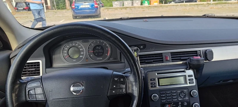 Volvo V70, снимка 7 - Автомобили и джипове - 52950637