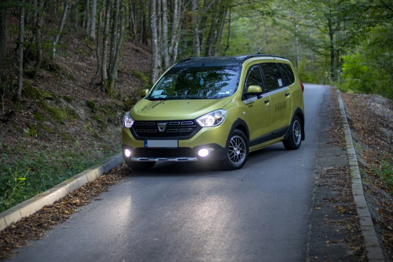 Dacia Lodgy 1.6 STEPWAY 6+ 1 ГАЗ, снимка 7 - Автомобили и джипове - 53248912