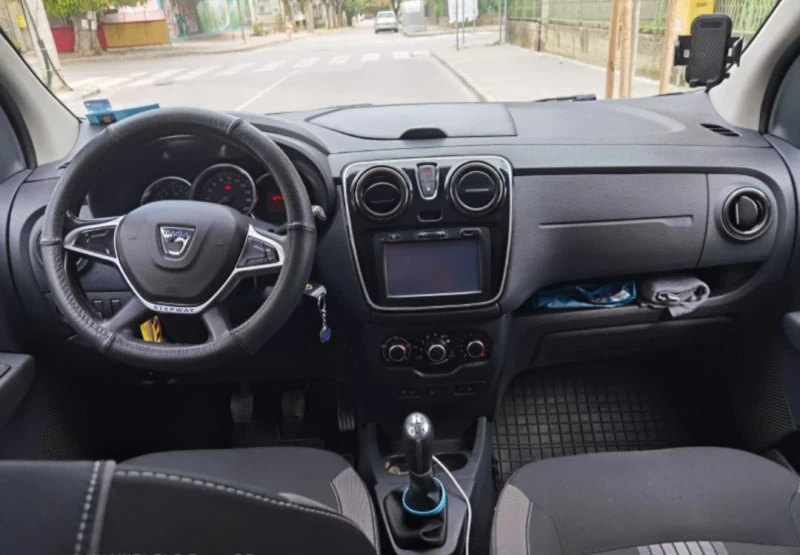 Dacia Lodgy 1.6 STEPWAY 6+ 1 ГАЗ, снимка 11 - Автомобили и джипове - 53248912