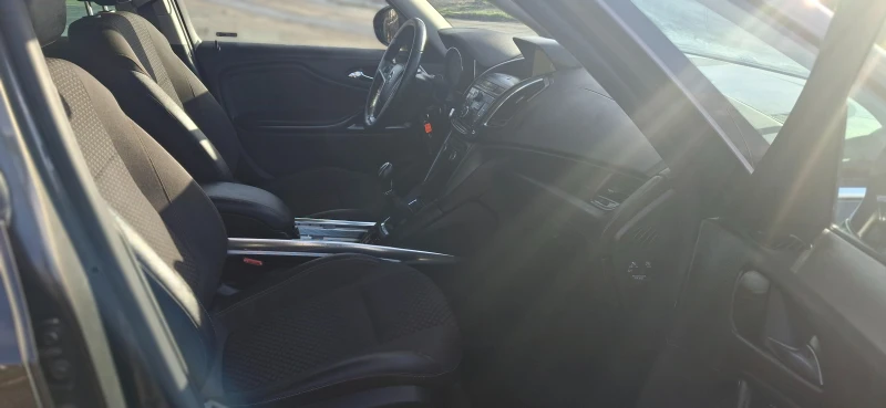 Opel Zafira 1.6CDTi, снимка 12 - Автомобили и джипове - 53502303