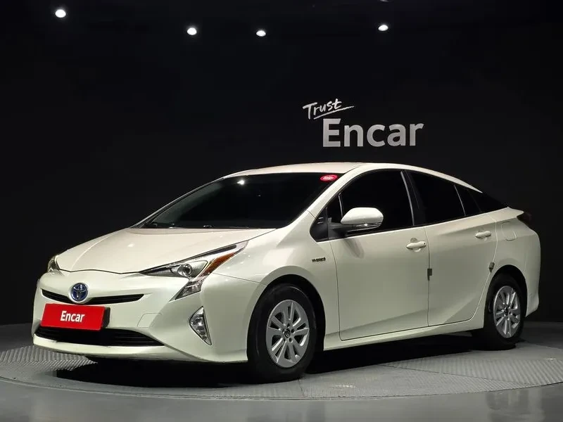 Toyota Prius 1.8 Хибрид