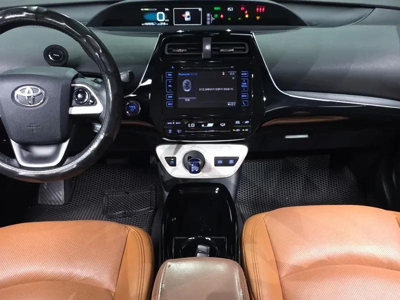 Toyota Prius 1.8 Хибрид, снимка 3 - Автомобили и джипове - 55687618
