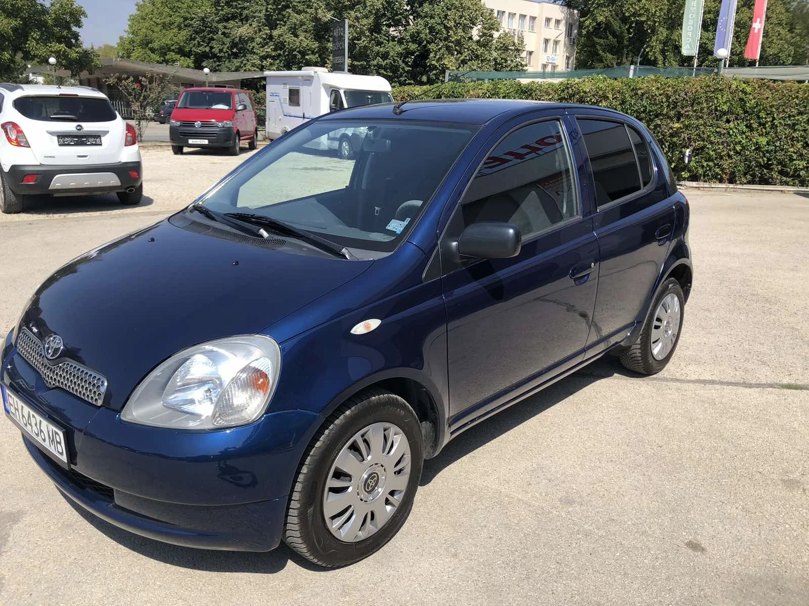 Toyota Yaris 1.0 - изображение 3