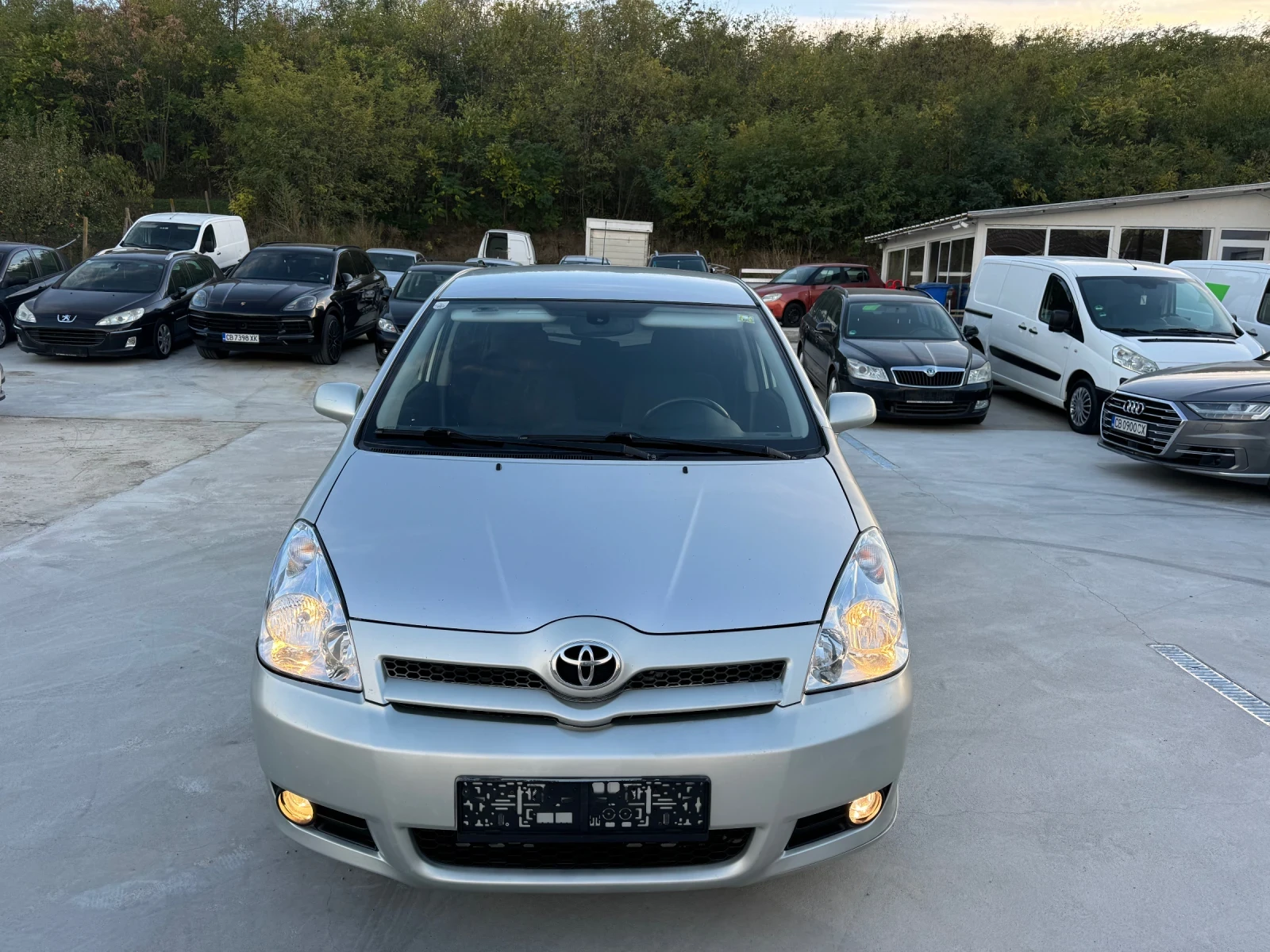 Toyota Corolla verso 2.2D-4D 136к.с. 6ск. - изображение 2