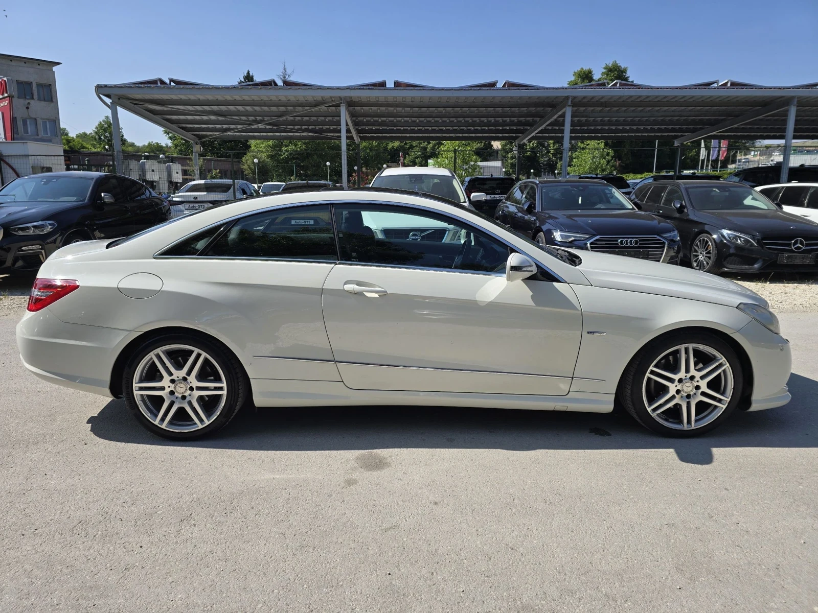Mercedes-Benz E 350 350CDI 231к.с AMG Топ състояние  - изображение 8