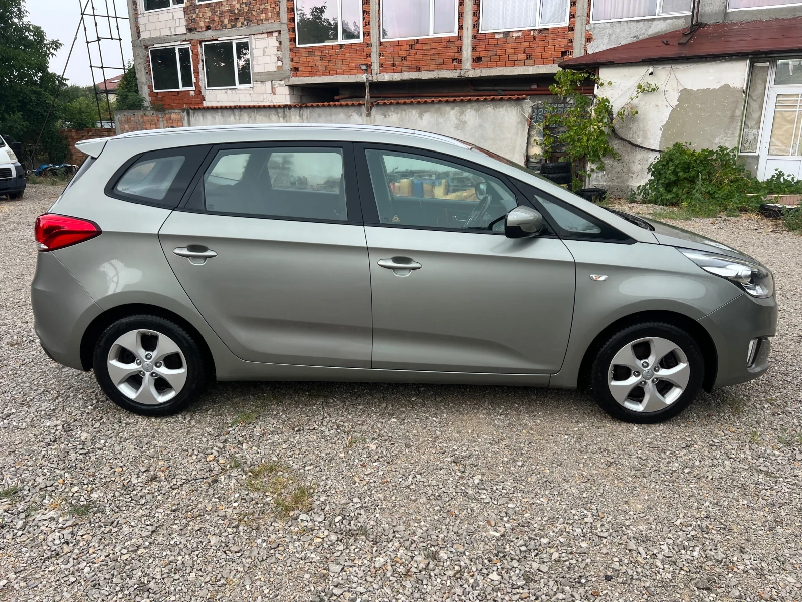 Kia Carens 1.6  - изображение 4