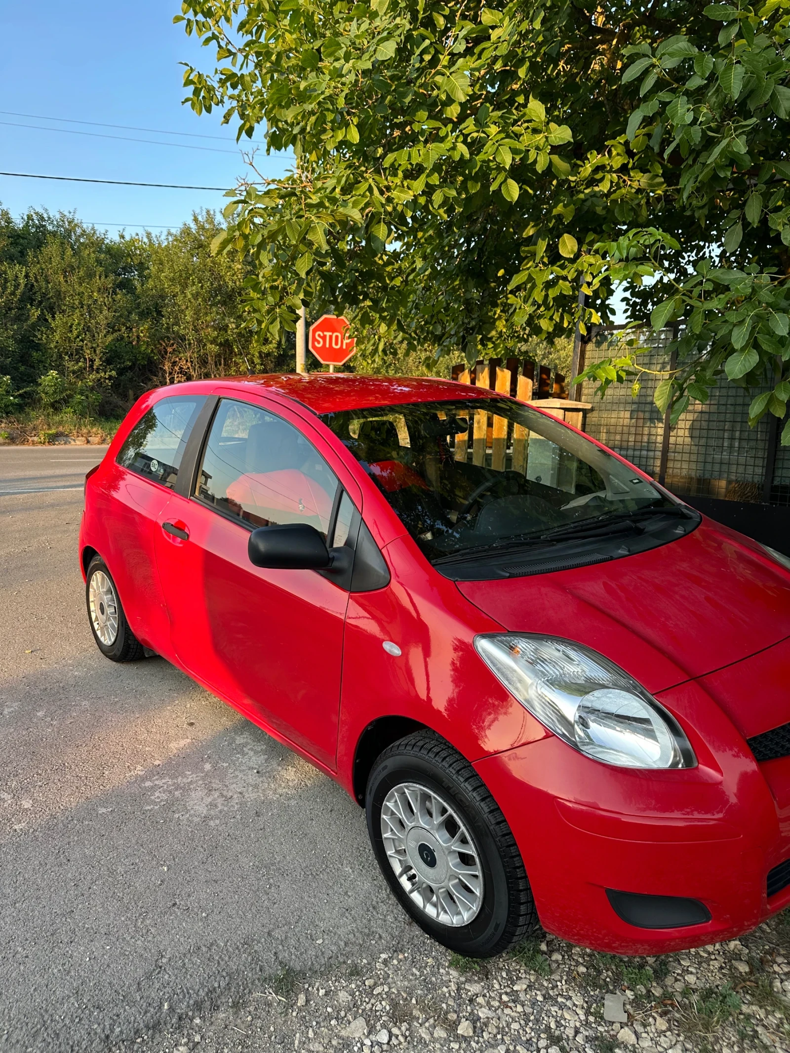 Toyota Yaris  - изображение 2