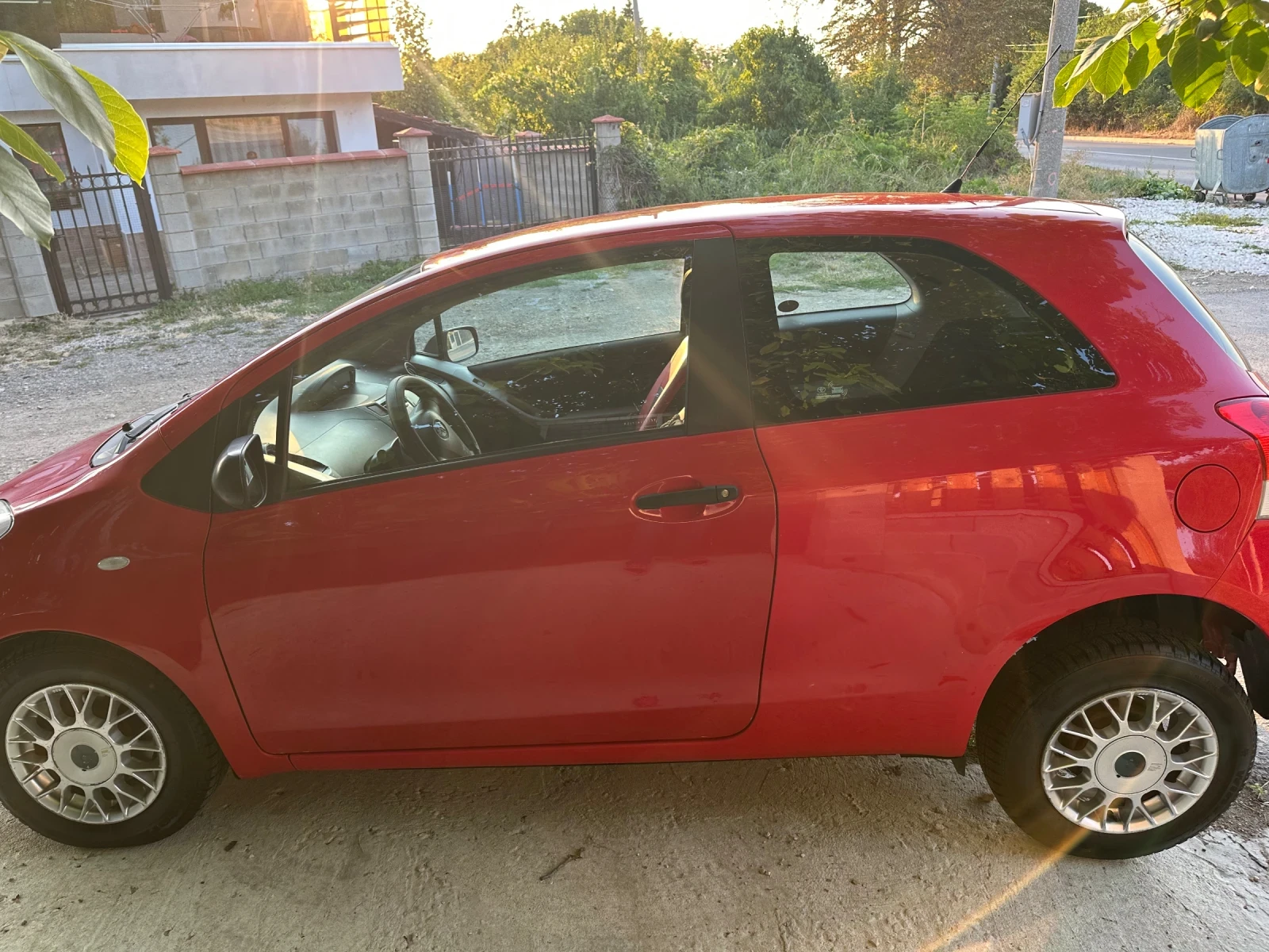 Toyota Yaris  - изображение 4