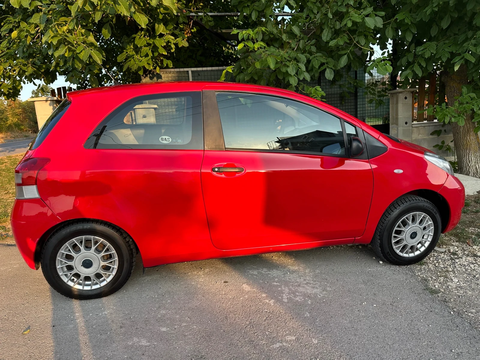 Toyota Yaris  - изображение 3