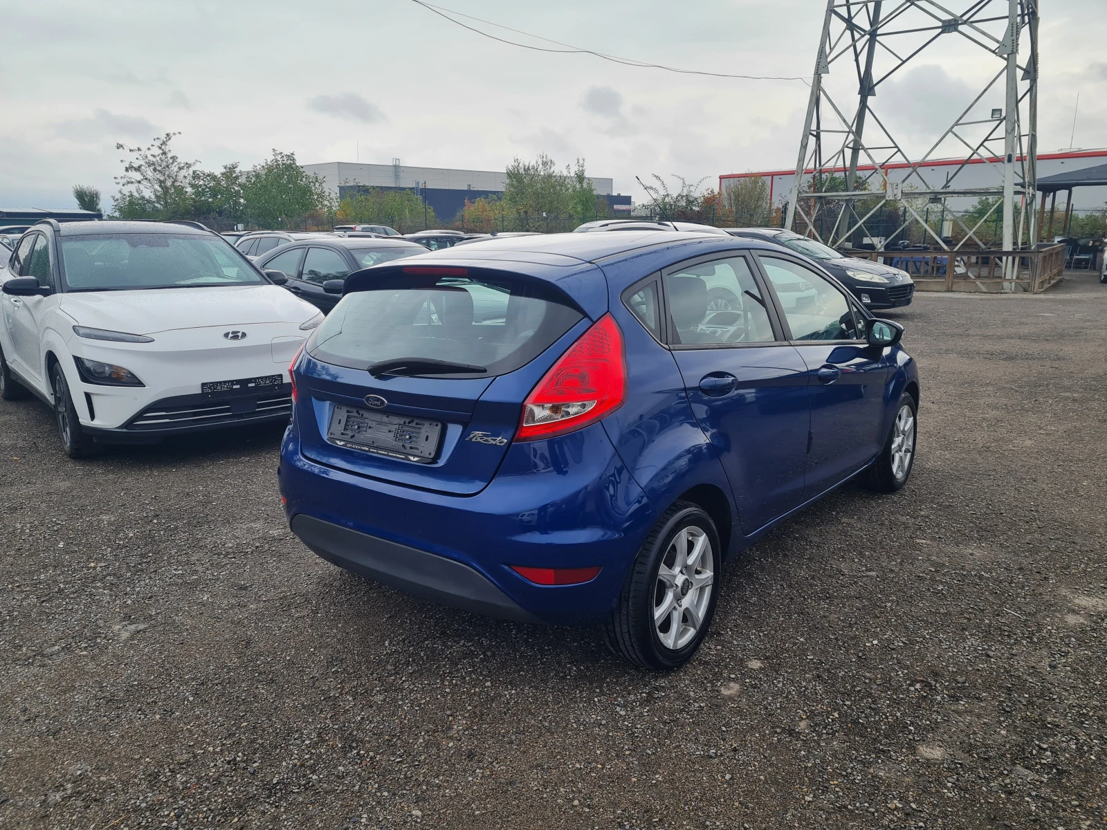 Ford Fiesta 1.2 ПЕРФЕКТНA - изображение 4