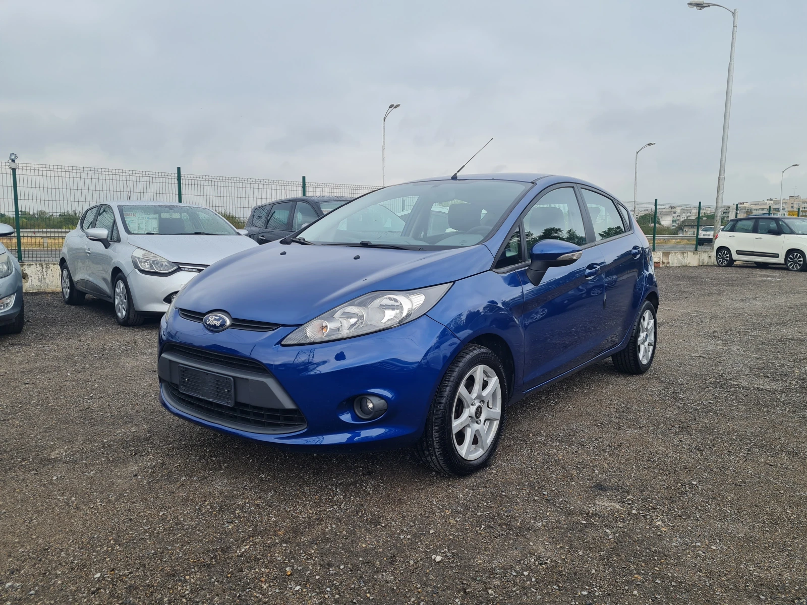 Ford Fiesta 1.2 ПЕРФЕКТНA - изображение 2